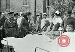 Standbild König George V und Königin besuchen verletzte amerikanische Soldaten Kent England, 1918, aus Sekunde 24 historischem Filmmaterial Videoclip 65675026314