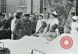 Standbild König George V und Königin besuchen verletzte amerikanische Soldaten Kent England, 1918, aus Sekunde 31 historischem Filmmaterial Videoclip 65675026314