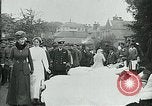 Standbild König George V und Königin besuchen verletzte amerikanische Soldaten Kent England, 1918, aus Sekunde 38 historischem Filmmaterial Videoclip 65675026314