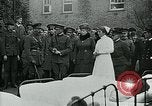 Standbild König George V und Königin besuchen verletzte amerikanische Soldaten Kent England, 1918, aus Sekunde 57 historischem Filmmaterial Videoclip 65675026314