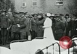 Standbild König George V und Königin besuchen verletzte amerikanische Soldaten Kent England, 1918, aus Sekunde 58 historischem Filmmaterial Videoclip 65675026314