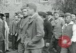 Standbild König George V und Königin besuchen verletzte amerikanische Soldaten Kent England, 1918, aus Sekunde 62 historischem Filmmaterial Videoclip 65675026314