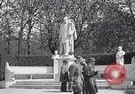 Image Quadriga statue au sommet de la porte de Brandebourg Berlin Allemagne, 1919, de la seconde 24 séquences d'archives historiques vidéo 65675026324
