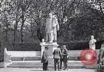 Image Quadriga statue au sommet de la porte de Brandebourg Berlin Allemagne, 1919, de la seconde 26 séquences d'archives historiques vidéo 65675026324
