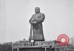 Image Quadriga statue au sommet de la porte de Brandebourg Berlin Allemagne, 1919, de la seconde 57 séquences d'archives historiques vidéo 65675026324