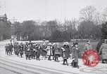 Immagine di Scuola bambini dimostrano Berlino Germania, 1919, secondo 4 filmato di repertorio 65675026325
