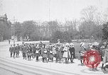 Immagine di Scuola bambini dimostrano Berlino Germania, 1919, secondo 6 filmato di repertorio 65675026325