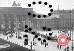 Immagine di Scuola bambini dimostrano Berlino Germania, 1919, secondo 17 filmato di repertorio 65675026325