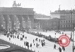 Immagine di Scuola bambini dimostrano Berlino Germania, 1919, secondo 19 filmato di repertorio 65675026325
