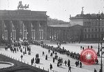 Immagine di Scuola bambini dimostrano Berlino Germania, 1919, secondo 23 filmato di repertorio 65675026325