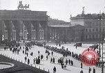 Immagine di Scuola bambini dimostrano Berlino Germania, 1919, secondo 25 filmato di repertorio 65675026325