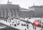 Immagine di Scuola bambini dimostrano Berlino Germania, 1919, secondo 27 filmato di repertorio 65675026325