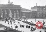 Immagine di Scuola bambini dimostrano Berlino Germania, 1919, secondo 29 filmato di repertorio 65675026325
