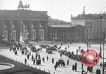 Immagine di Scuola bambini dimostrano Berlino Germania, 1919, secondo 34 filmato di repertorio 65675026325