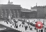 Immagine di Scuola bambini dimostrano Berlino Germania, 1919, secondo 35 filmato di repertorio 65675026325