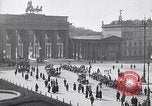 Immagine di Scuola bambini dimostrano Berlino Germania, 1919, secondo 36 filmato di repertorio 65675026325