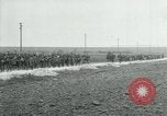 Standbild 137 Infanterie Frankreich, 1918, aus Sekunde 10 historischem Filmmaterial Videoclip 65675026339