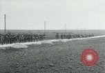 Standbild 137 Infanterie Frankreich, 1918, aus Sekunde 12 historischem Filmmaterial Videoclip 65675026339