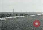 Standbild 137 Infanterie Frankreich, 1918, aus Sekunde 15 historischem Filmmaterial Videoclip 65675026339