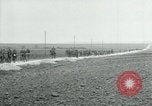 Standbild 137 Infanterie Frankreich, 1918, aus Sekunde 17 historischem Filmmaterial Videoclip 65675026339