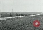 Standbild 137 Infanterie Frankreich, 1918, aus Sekunde 23 historischem Filmmaterial Videoclip 65675026339
