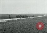 Standbild 137 Infanterie Frankreich, 1918, aus Sekunde 25 historischem Filmmaterial Videoclip 65675026339