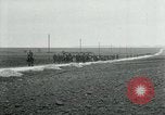 Standbild 137 Infanterie Frankreich, 1918, aus Sekunde 26 historischem Filmmaterial Videoclip 65675026339