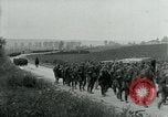 Standbild 137 Infanterie Frankreich, 1918, aus Sekunde 53 historischem Filmmaterial Videoclip 65675026339