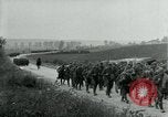 Standbild 137 Infanterie Frankreich, 1918, aus Sekunde 55 historischem Filmmaterial Videoclip 65675026339