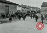 Standbild 128th Field Artillery Truppen Courouvre Frankreich, 1918, aus Sekunde 3 historischem Filmmaterial Videoclip 65675026340