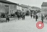 Standbild 128th Field Artillery Truppen Courouvre Frankreich, 1918, aus Sekunde 4 historischem Filmmaterial Videoclip 65675026340