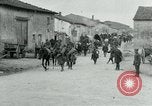 Standbild 128th Field Artillery Truppen Courouvre Frankreich, 1918, aus Sekunde 7 historischem Filmmaterial Videoclip 65675026340