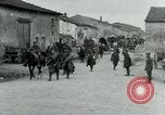 Standbild 128th Field Artillery Truppen Courouvre Frankreich, 1918, aus Sekunde 9 historischem Filmmaterial Videoclip 65675026340