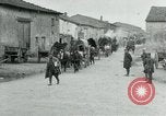 Standbild 128th Field Artillery Truppen Courouvre Frankreich, 1918, aus Sekunde 17 historischem Filmmaterial Videoclip 65675026340