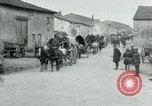 Standbild 128th Field Artillery Truppen Courouvre Frankreich, 1918, aus Sekunde 20 historischem Filmmaterial Videoclip 65675026340