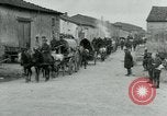 Standbild 128th Field Artillery Truppen Courouvre Frankreich, 1918, aus Sekunde 22 historischem Filmmaterial Videoclip 65675026340