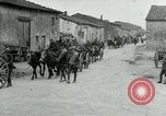 Standbild 128th Field Artillery Truppen Courouvre Frankreich, 1918, aus Sekunde 29 historischem Filmmaterial Videoclip 65675026340