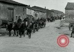 Standbild 128th Field Artillery Truppen Courouvre Frankreich, 1918, aus Sekunde 30 historischem Filmmaterial Videoclip 65675026340