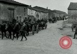 Standbild 128th Field Artillery Truppen Courouvre Frankreich, 1918, aus Sekunde 31 historischem Filmmaterial Videoclip 65675026340
