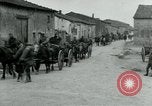 Standbild 128th Field Artillery Truppen Courouvre Frankreich, 1918, aus Sekunde 32 historischem Filmmaterial Videoclip 65675026340