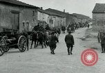 Standbild 128th Field Artillery Truppen Courouvre Frankreich, 1918, aus Sekunde 37 historischem Filmmaterial Videoclip 65675026340