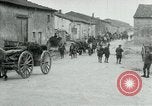 Standbild 128th Field Artillery Truppen Courouvre Frankreich, 1918, aus Sekunde 45 historischem Filmmaterial Videoclip 65675026340
