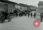 Standbild 128th Field Artillery Truppen Courouvre Frankreich, 1918, aus Sekunde 46 historischem Filmmaterial Videoclip 65675026340