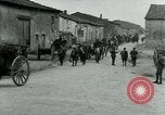 Standbild 128th Field Artillery Truppen Courouvre Frankreich, 1918, aus Sekunde 47 historischem Filmmaterial Videoclip 65675026340