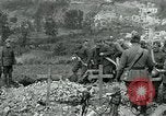 Immagine di Cerimonia di sepoltura in American forza expeditionary cimitero prima guerra mondiale Cheppy Francia, 1918, secondo 7 filmato di repertorio 65675026362