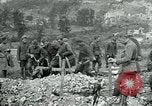 Immagine di Cerimonia di sepoltura in American forza expeditionary cimitero prima guerra mondiale Cheppy Francia, 1918, secondo 11 filmato di repertorio 65675026362