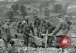 Immagine di Cerimonia di sepoltura in American forza expeditionary cimitero prima guerra mondiale Cheppy Francia, 1918, secondo 18 filmato di repertorio 65675026362