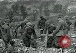 Immagine di Cerimonia di sepoltura in American forza expeditionary cimitero prima guerra mondiale Cheppy Francia, 1918, secondo 20 filmato di repertorio 65675026362