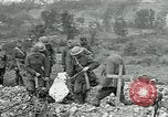 Immagine di Cerimonia di sepoltura in American forza expeditionary cimitero prima guerra mondiale Cheppy Francia, 1918, secondo 42 filmato di repertorio 65675026362