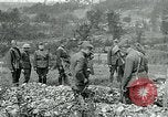 Immagine di Cerimonia di sepoltura in American forza expeditionary cimitero prima guerra mondiale Cheppy Francia, 1918, secondo 50 filmato di repertorio 65675026362